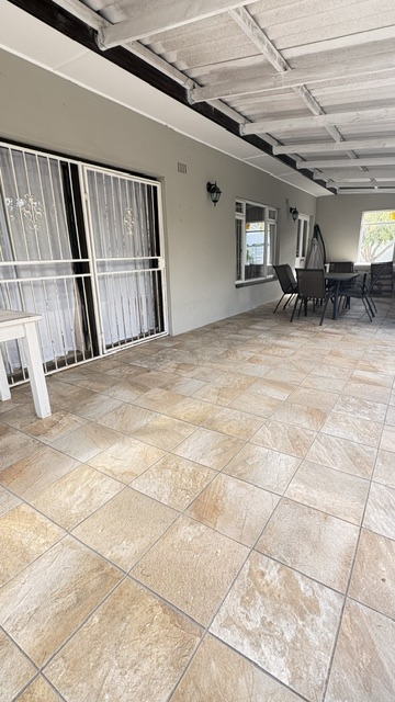 3 Bedroom Property for Sale in Sandbaai Western Cape